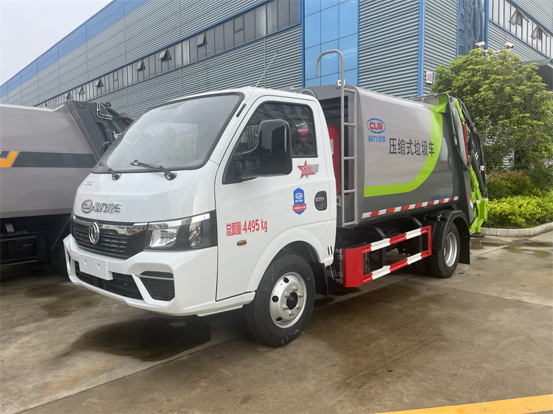 4.5方東風途逸壓縮式垃圾車